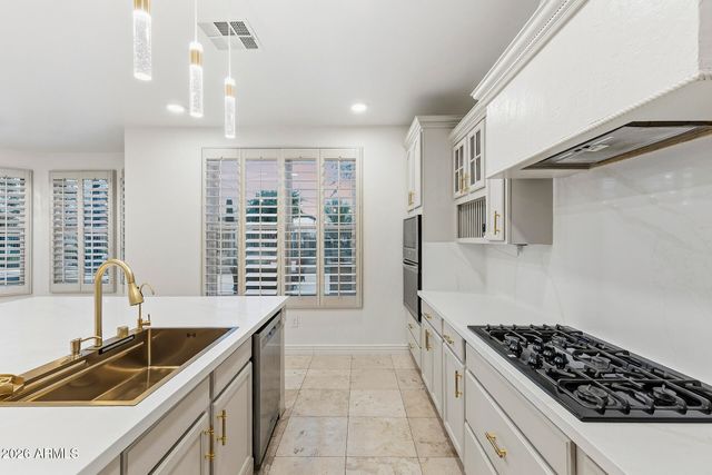 921 E CANYON Way, Chandler, AZ 85249