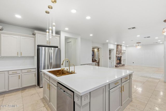 921 E CANYON Way, Chandler, AZ 85249