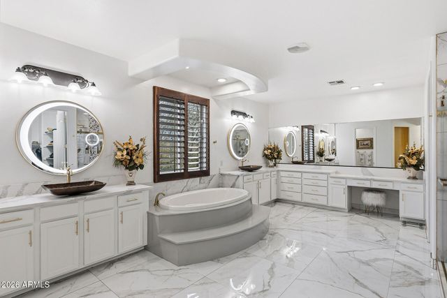 921 E CANYON Way, Chandler, AZ 85249