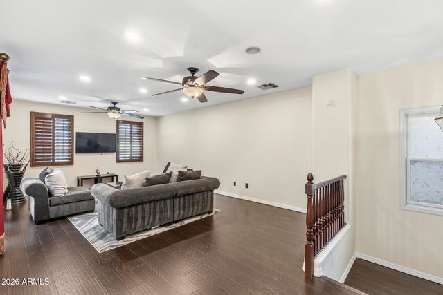 921 E CANYON Way, Chandler, AZ 85249