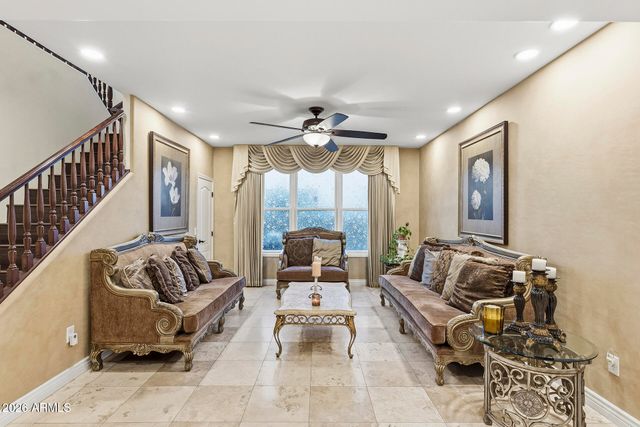 921 E CANYON Way, Chandler, AZ 85249