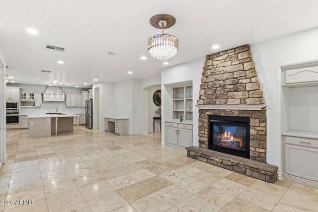 921 E CANYON Way, Chandler, AZ 85249