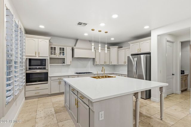 921 E CANYON Way, Chandler, AZ 85249