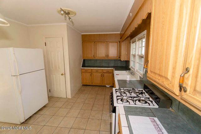3 Coluco Place, Keyport, NJ 07735