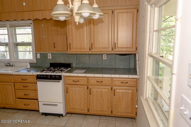 3 Coluco Place, Keyport, NJ 07735