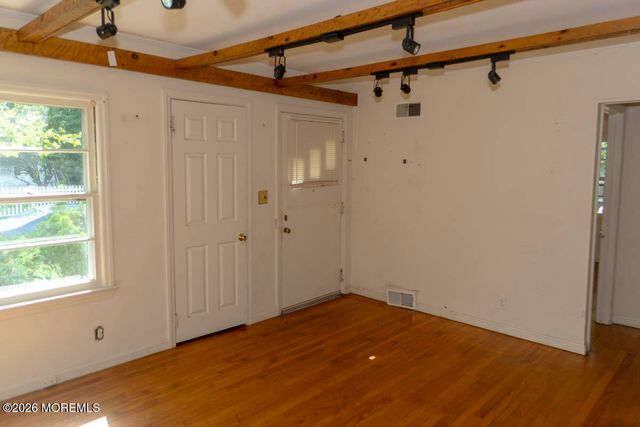 3 Coluco Place, Keyport, NJ 07735