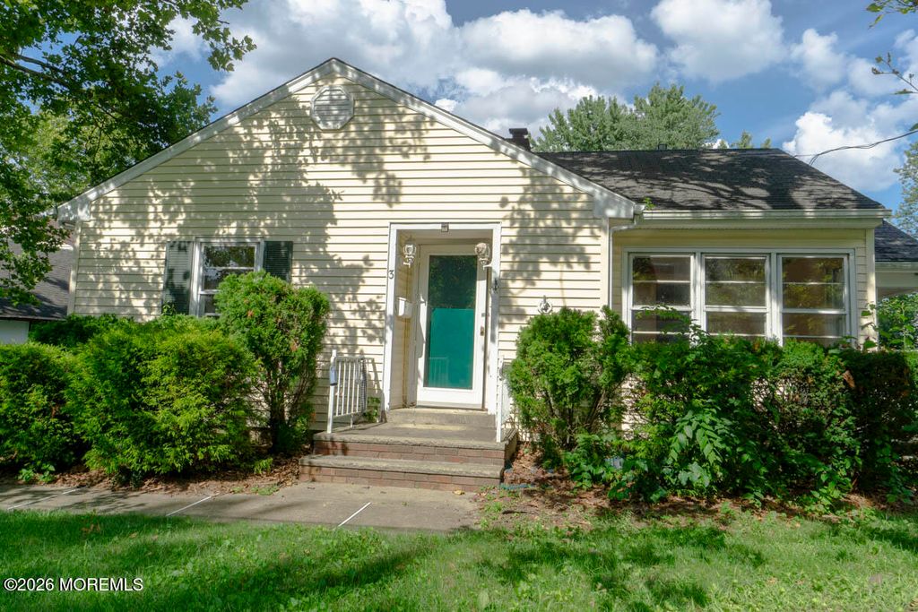 3 Coluco Place, Keyport, NJ 07735