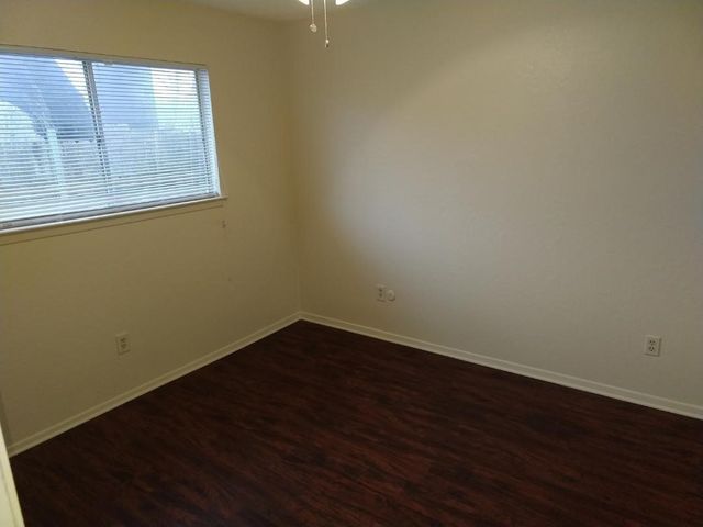 2110 Valleywood Drive, Arlington, TX 76013