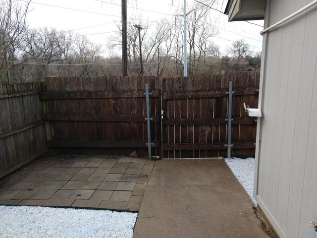 2110 Valleywood Drive, Arlington, TX 76013