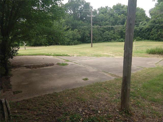 2110 Valleywood Drive, Arlington, TX 76013