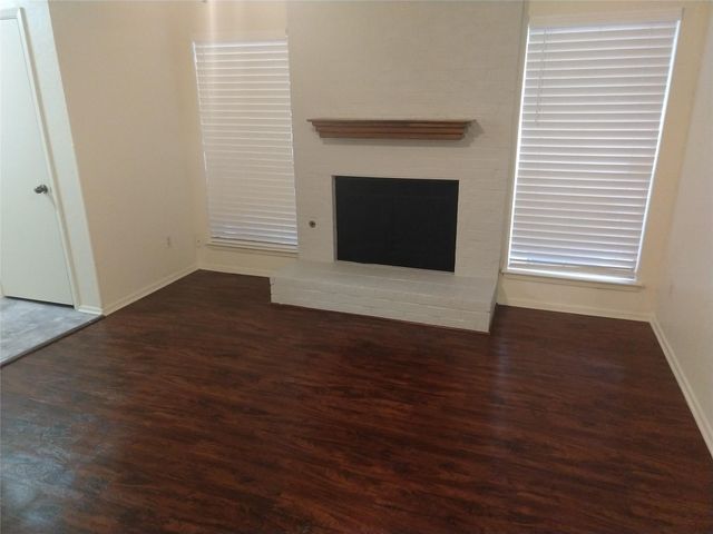 2110 Valleywood Drive, Arlington, TX 76013