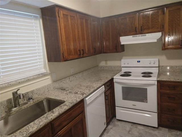 2110 Valleywood Drive, Arlington, TX 76013