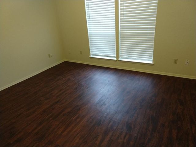 2110 Valleywood Drive, Arlington, TX 76013