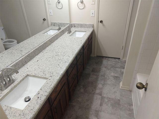2110 Valleywood Drive, Arlington, TX 76013