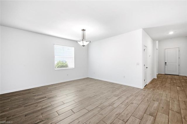 2294 Avocado LN, Naples, FL 34120