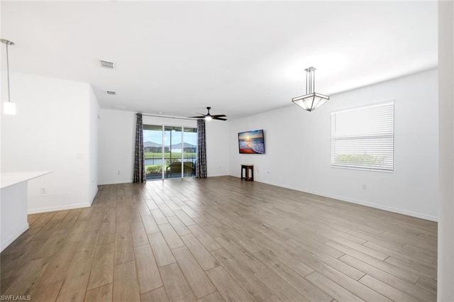 2294 Avocado LN, Naples, FL 34120