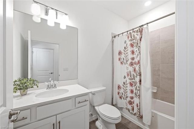2294 Avocado LN, Naples, FL 34120