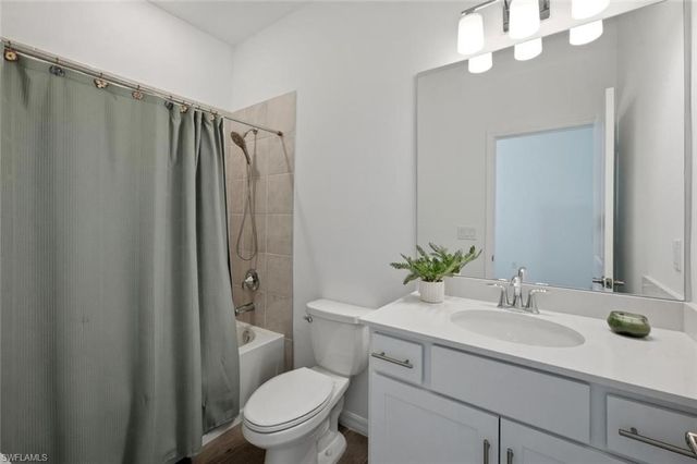 2294 Avocado LN, Naples, FL 34120