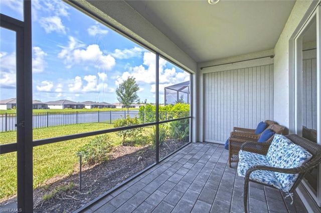 2294 Avocado LN, Naples, FL 34120