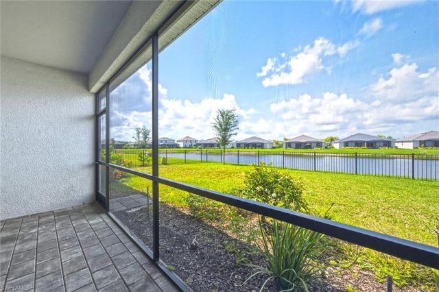 2294 Avocado LN, Naples, FL 34120