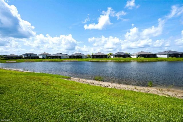 2294 Avocado LN, Naples, FL 34120