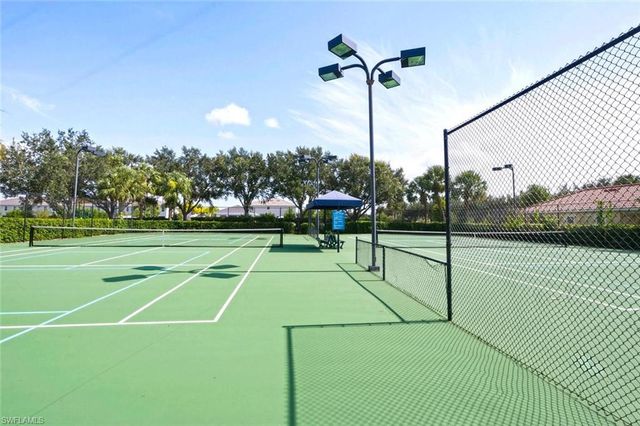 2294 Avocado LN, Naples, FL 34120
