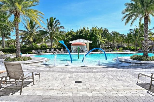 2294 Avocado LN, Naples, FL 34120