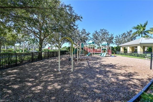 2294 Avocado LN, Naples, FL 34120