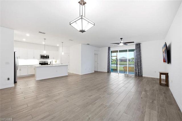 2294 Avocado LN, Naples, FL 34120