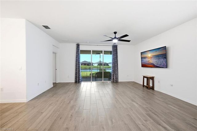 2294 Avocado LN, Naples, FL 34120