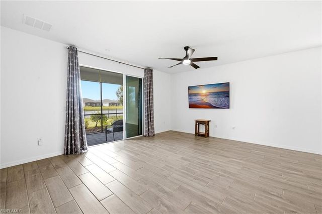 2294 Avocado LN, Naples, FL 34120