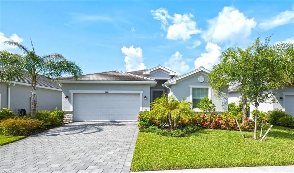 2294 Avocado LN, Naples, FL 34120
