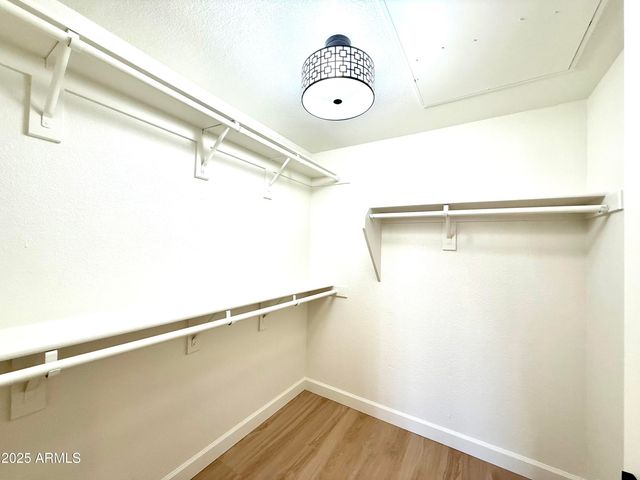 7401 W ARROWHEAD CLUBHOUSE Drive 1015, Glendale, AZ 85308