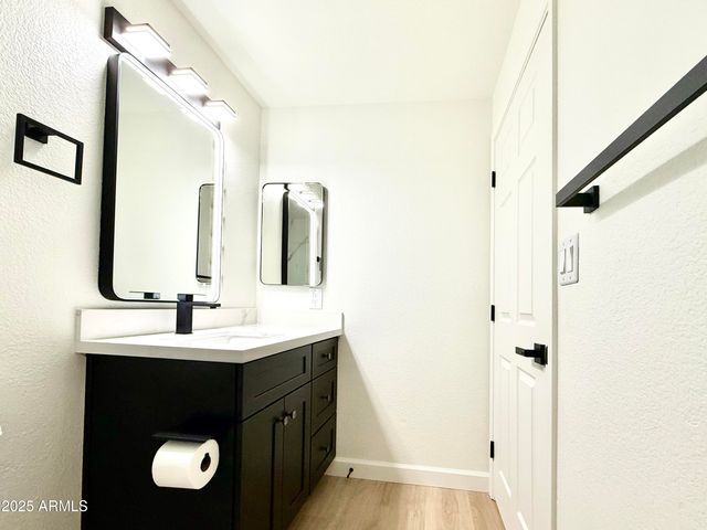 7401 W ARROWHEAD CLUBHOUSE Drive 1015, Glendale, AZ 85308