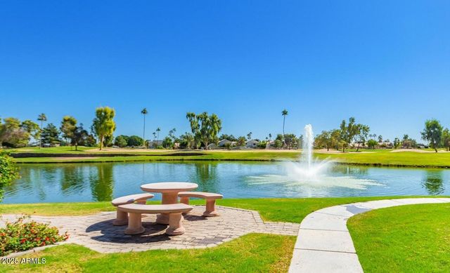 7401 W ARROWHEAD CLUBHOUSE Drive 1015, Glendale, AZ 85308