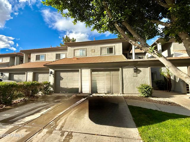 7401 W ARROWHEAD CLUBHOUSE Drive 1015, Glendale, AZ 85308