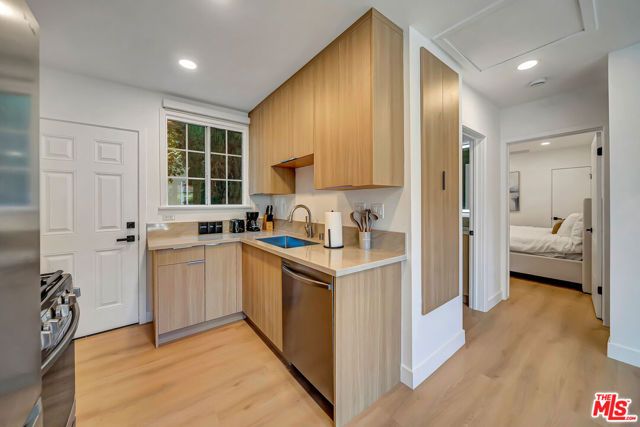 128 Lukens Place, Glendale, CA 91206