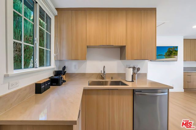 128 Lukens Place, Glendale, CA 91206
