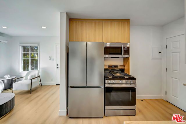 128 Lukens Place, Glendale, CA 91206
