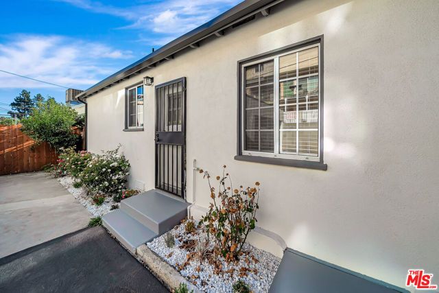128 Lukens Place, Glendale, CA 91206