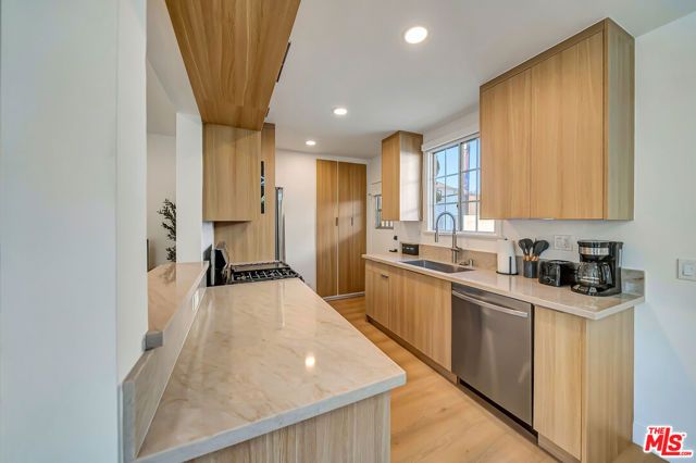 128 Lukens Place, Glendale, CA 91206