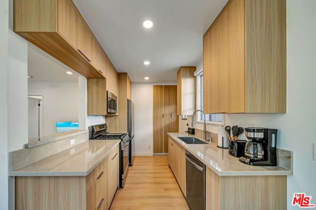 128 Lukens Place, Glendale, CA 91206