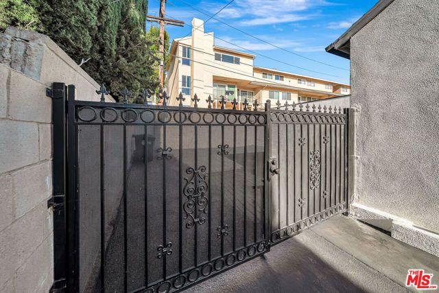 128 Lukens Place, Glendale, CA 91206