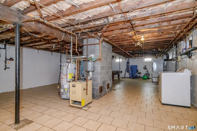 8 First Street Extension, Danbury, CT 06810