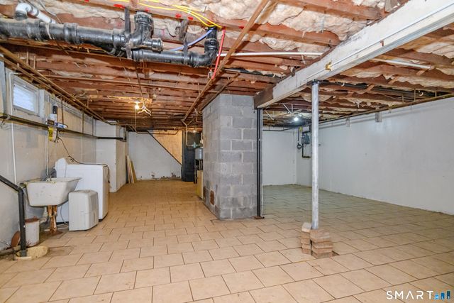 8 First Street Extension, Danbury, CT 06810