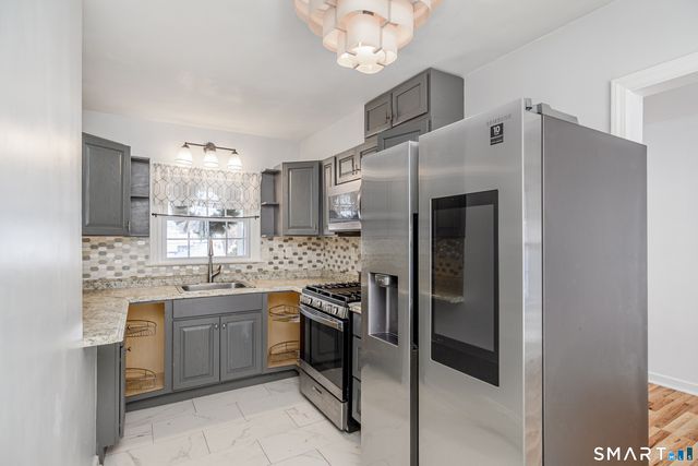 8 First Street Extension, Danbury, CT 06810