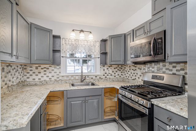 8 First Street Extension, Danbury, CT 06810