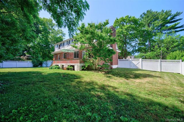 39 Jane Street, Hartsdale, NY 10530