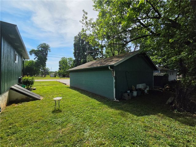 224 N Adams Street, Harrison, AR 72601