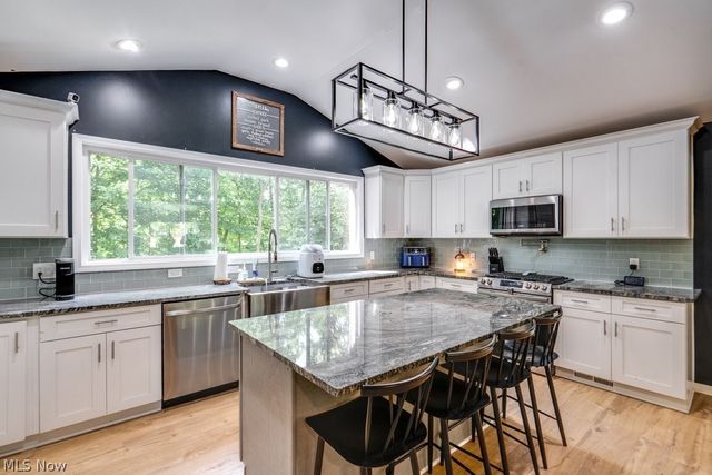7447 Midland Road, Independence, OH 44131